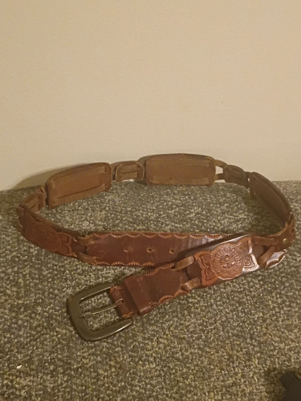 Brown vintage Tooled Leather Women's Belt with Floral Accent Size M